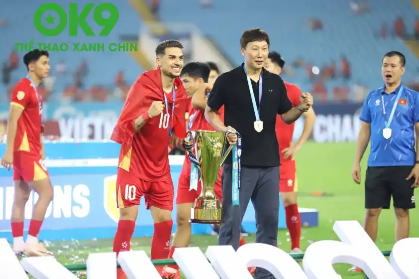 HLV Kim Sang-sik liên tục đưa ĐT Việt Nam tới những chiến tích huy hoàng.